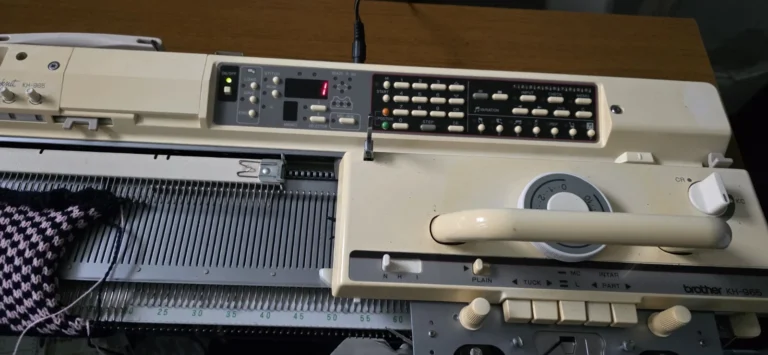 Brother KH965 knitting machine