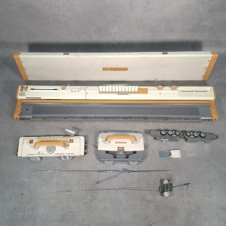 Toyota KS787 knitting machine