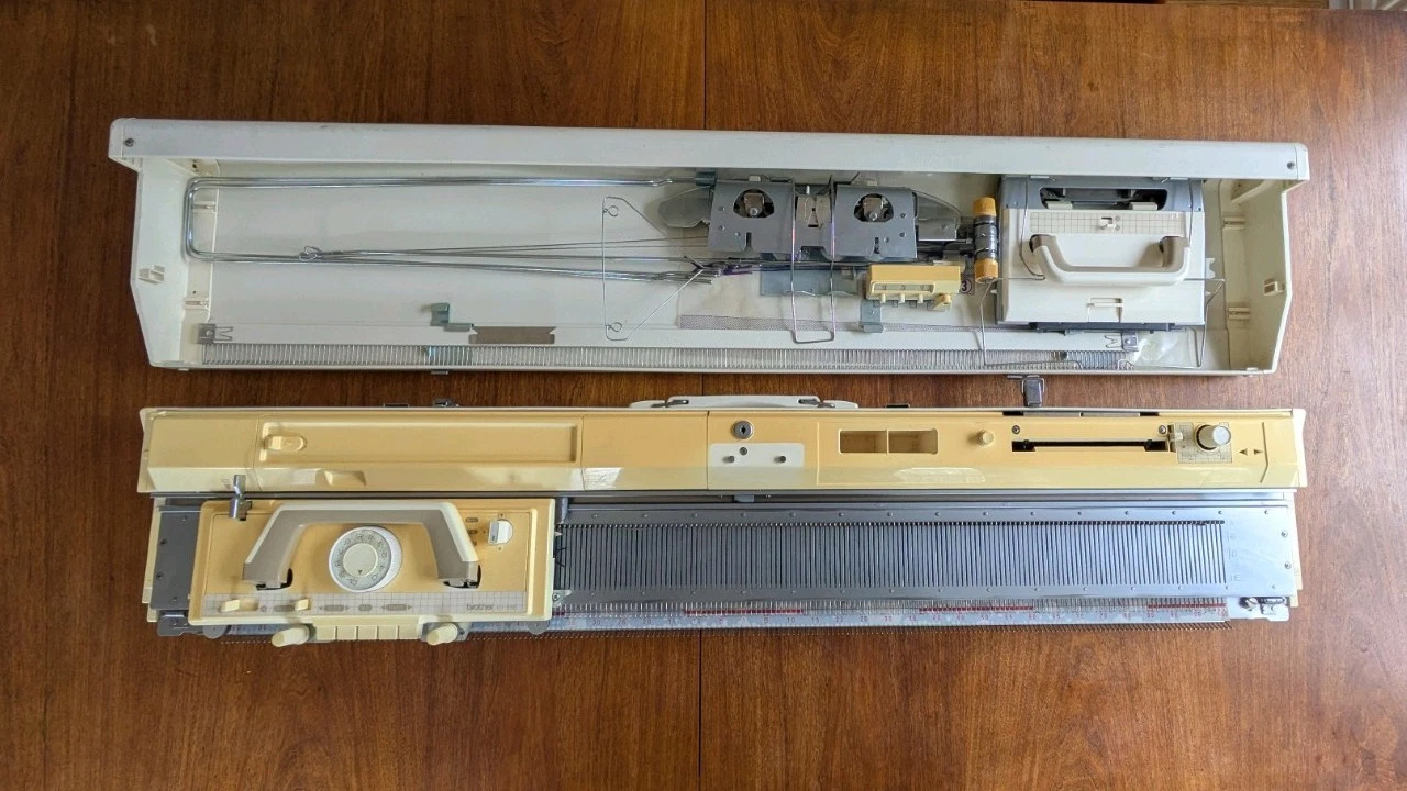 brother KH836 knitting machine